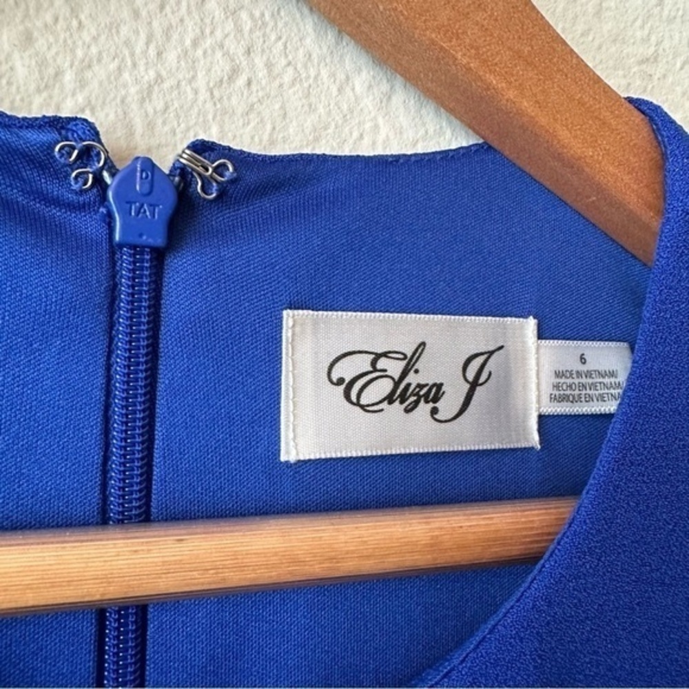 Eliza J Cole Blue Stretch Slimming Crepe Ruffle
Tiered Hem Sheath Dress - Size 6 - Picture 2 of 7